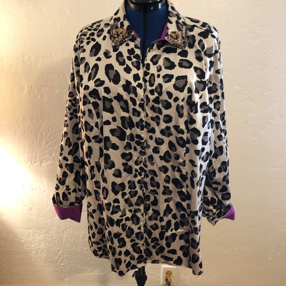 Lane Bryant Tops - Lane Bryant cheetah print blouse, size 26